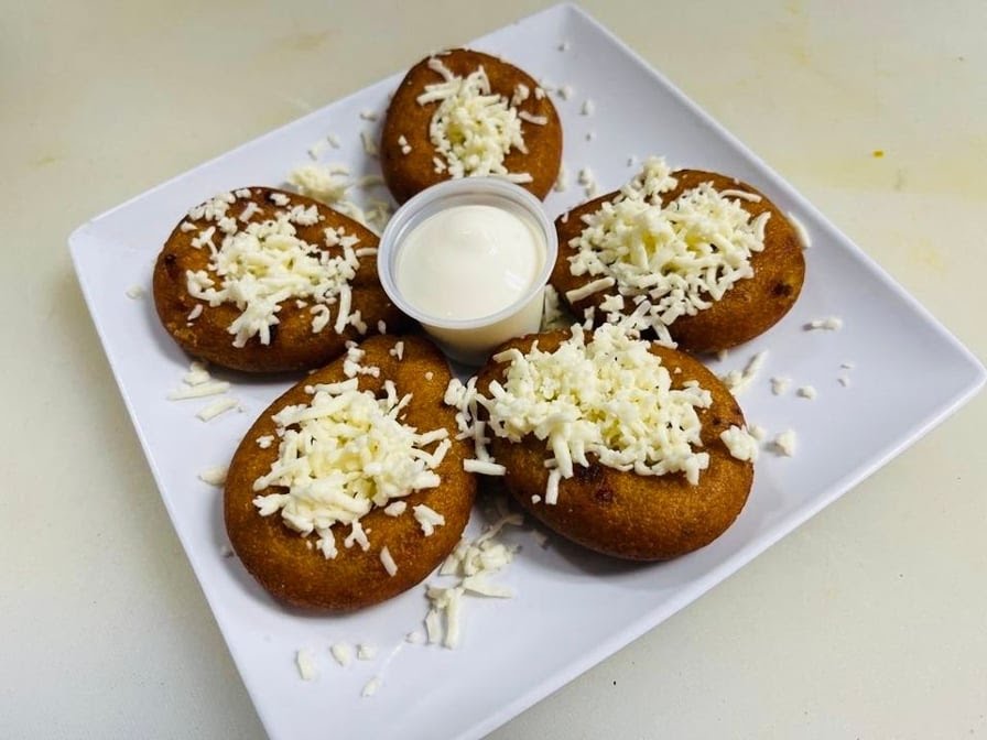 Dulce Tropical Restaurant & Café by null