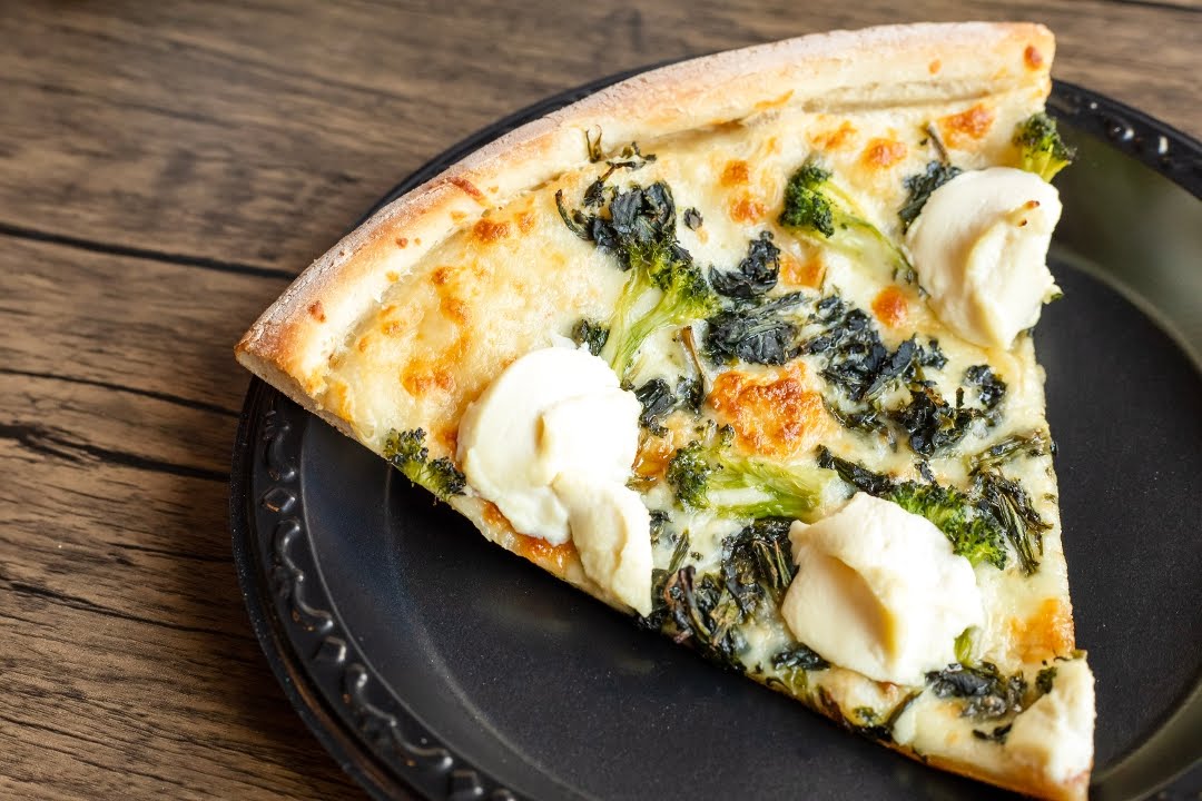 Harbor East Delicatessen & Pizzeria by null