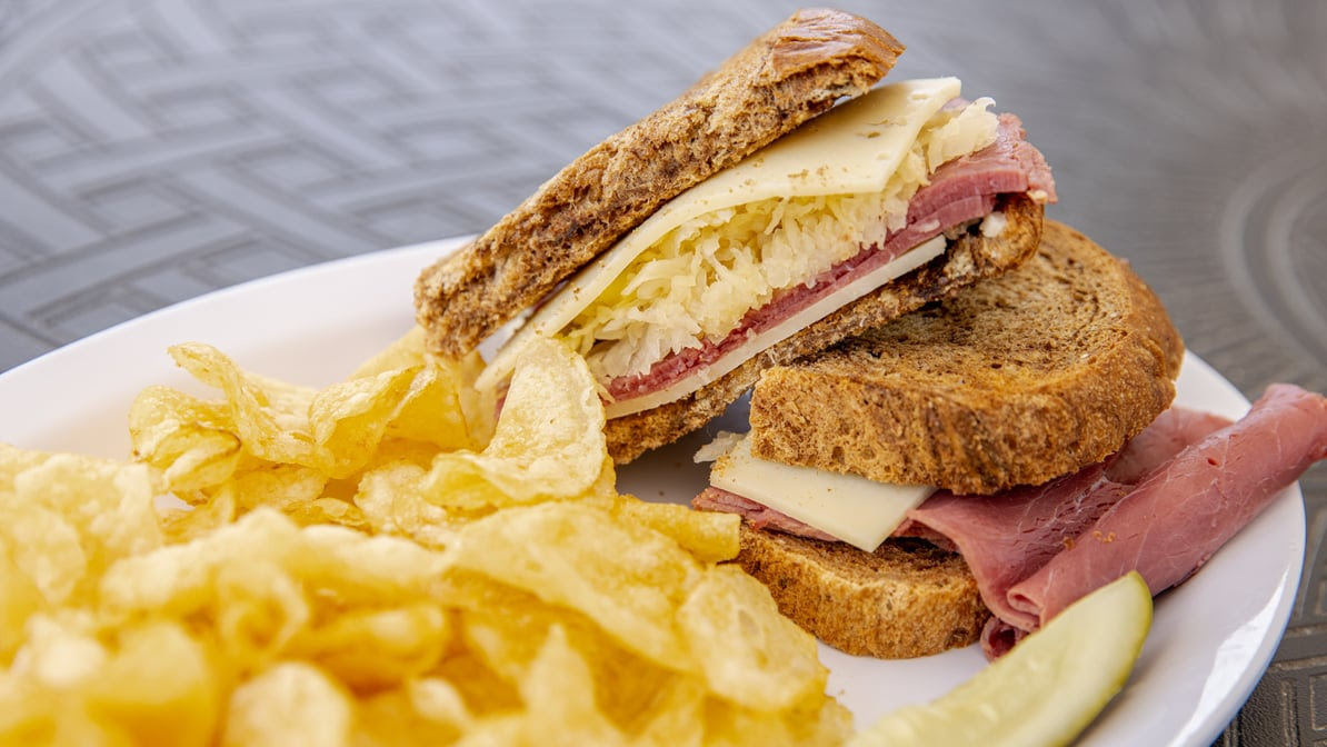 LT Corner Pub by null