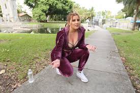 Amateur receives cash for sex and she agrees xbabe video jpg x Money for