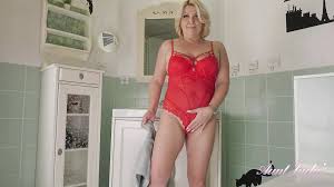 Milf solo striptease jpg x Milf solo striptease