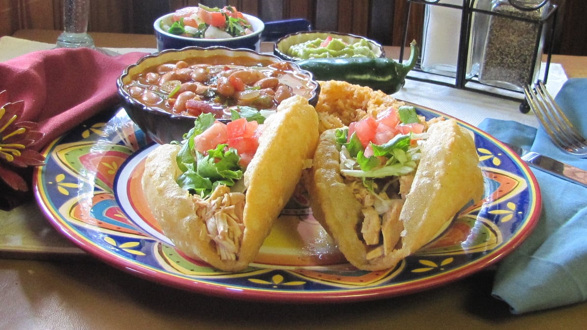 Henry's Puffy Tacos Express by null
