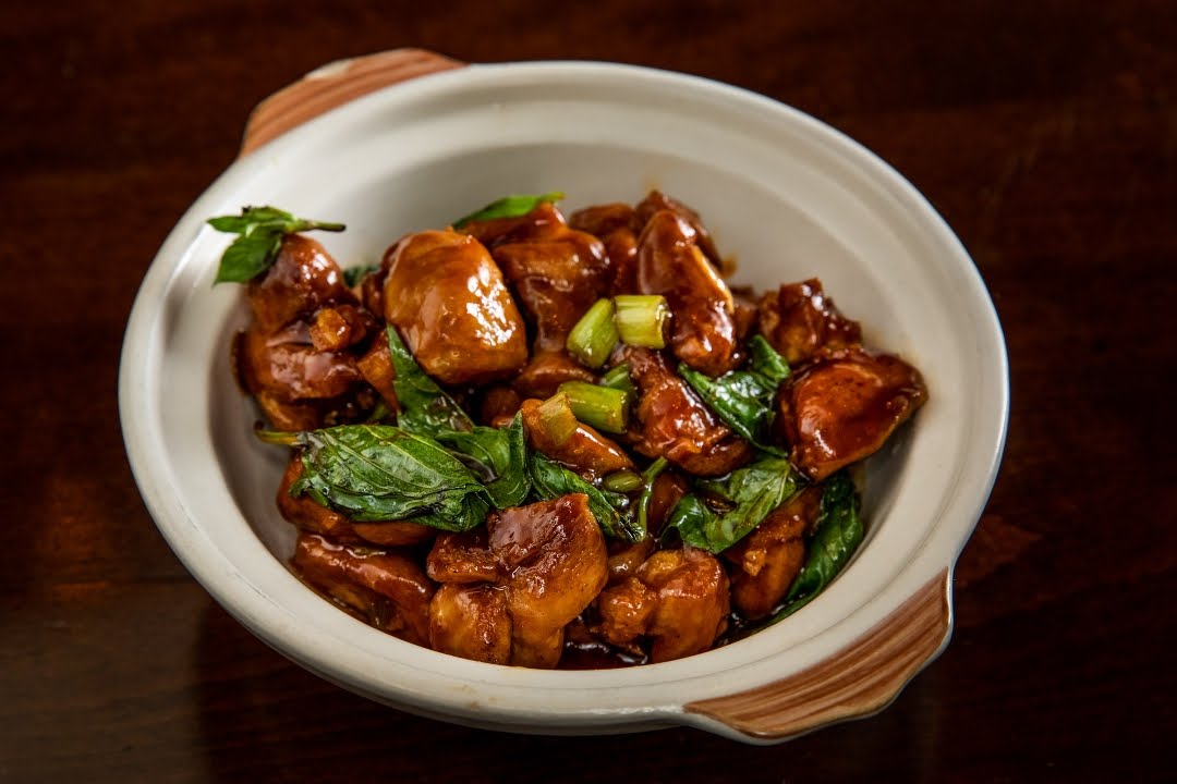 Han Dynasty Upper West Side by null