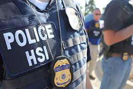 Kik high school girls nude|Amazon | American Girls: Social Media and the Secret Lives of Teenagers |  Sales, Nancy Jo | Communication & Media Studies