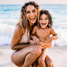 Little topless girl on beach|A rear view of small toddler girl walking topless on beach on summer  holiday. photo – Beach Image on Unsplash
