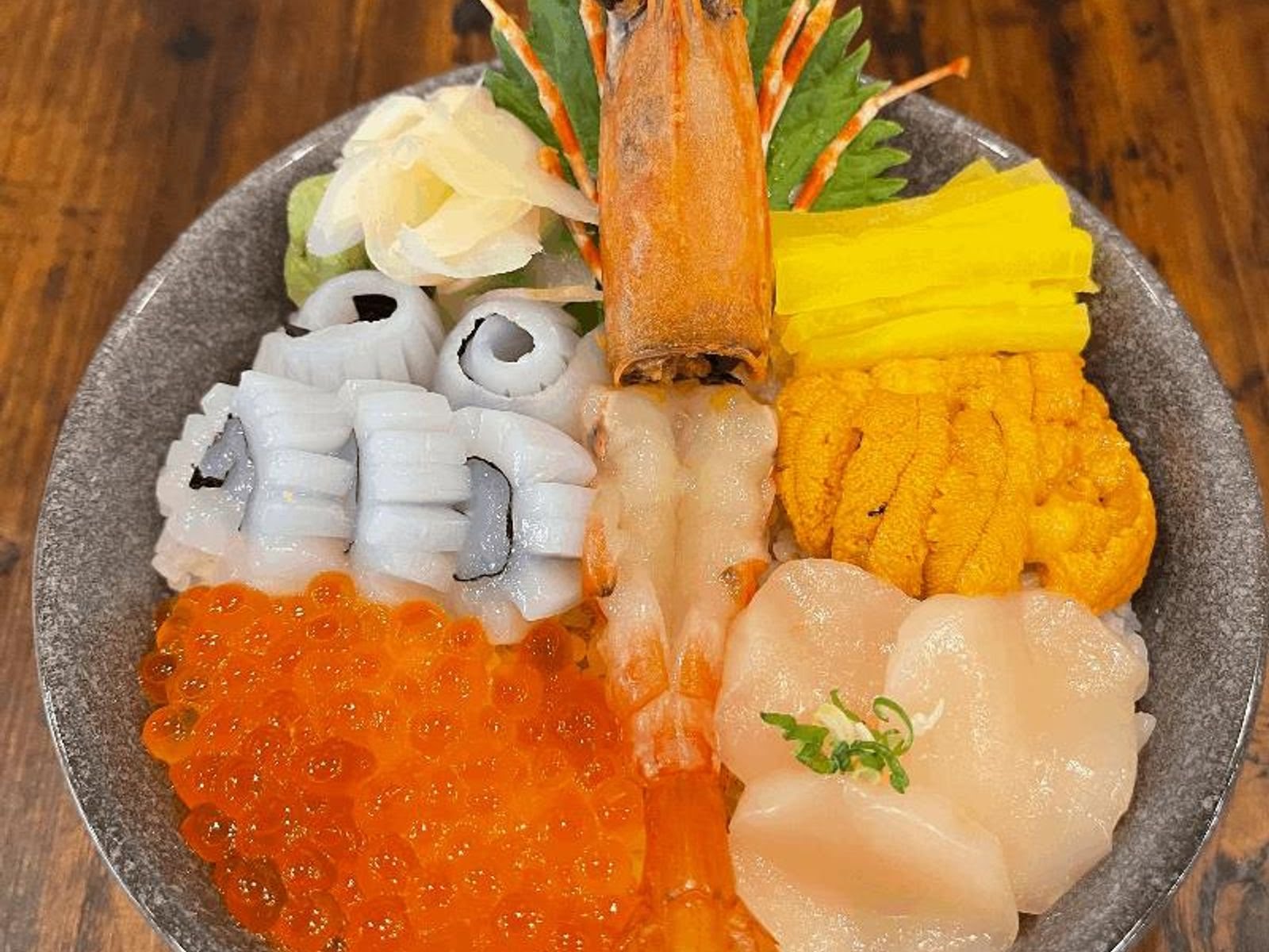 MAGURO Sushi Thai Ramen by null