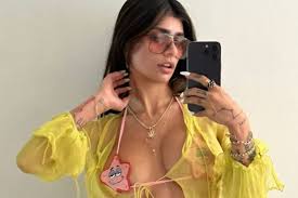 Isis threatened to kill porn star mia jpg x Mia star