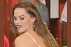 Qn ypvouaolpybx pfe se jpg x What is her name
