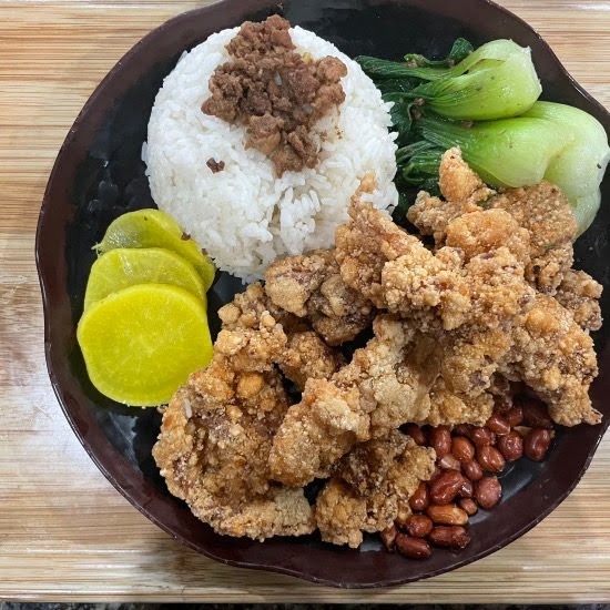 Lee’s Kitchen Noodle & Rice U Dub by null