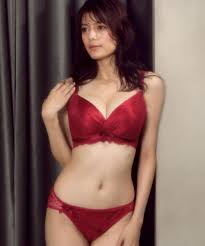 熟女巨乳下着|Yahoo!オークション - 【AI/美魔女】A4 高画質 巨乳 人妻 グラビア 熟...