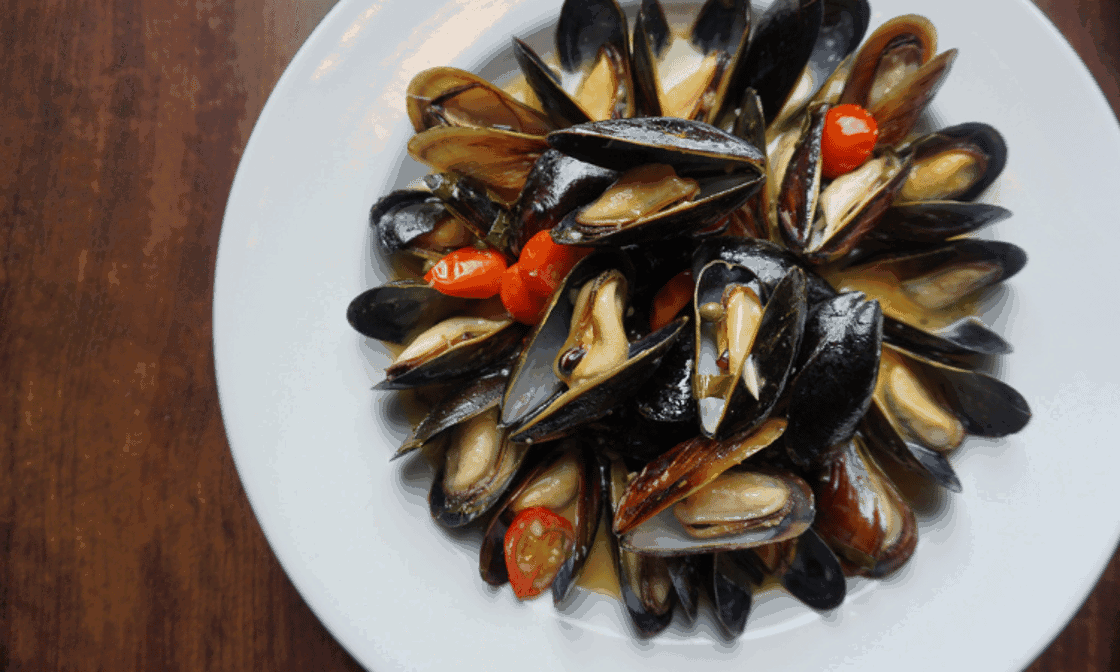 Zucca Bar & Pizzeria by null