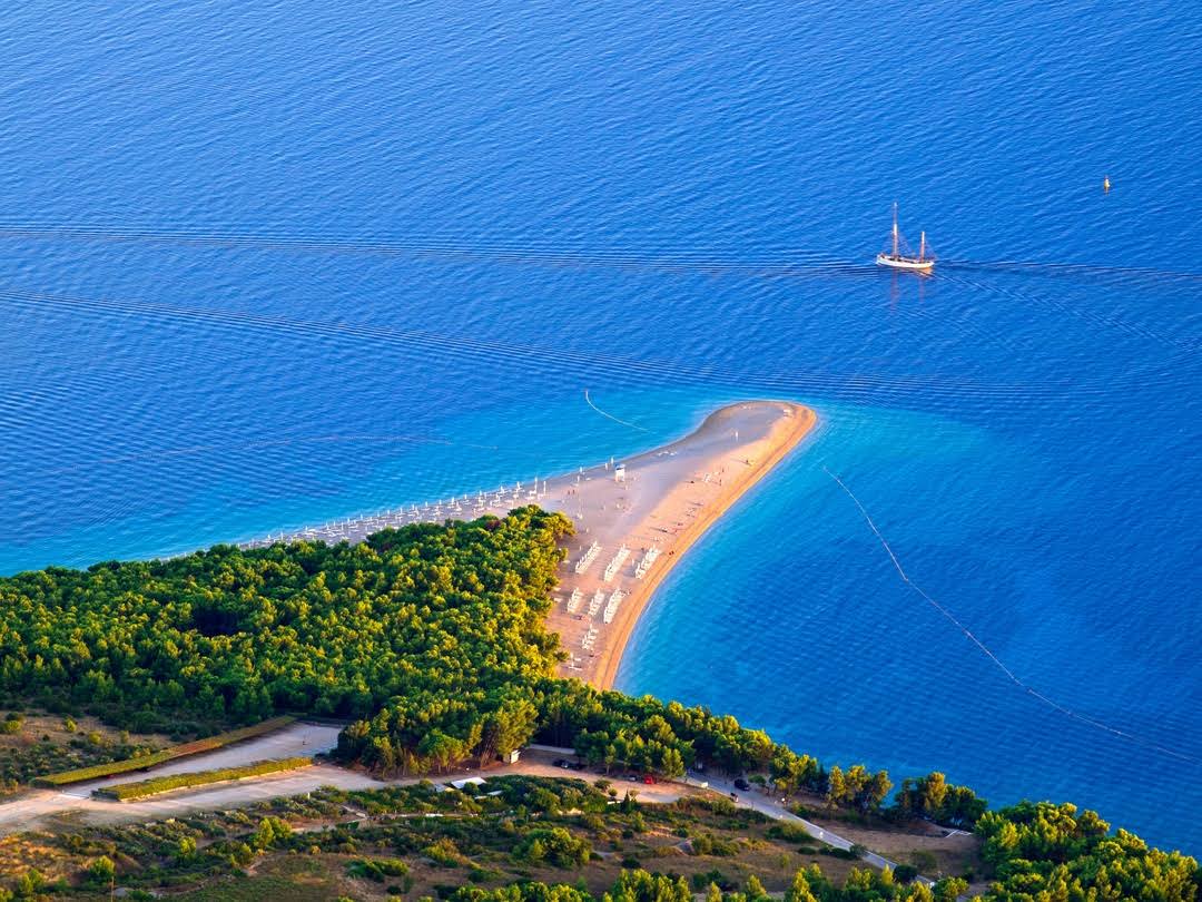 Golden Horn Beach by null