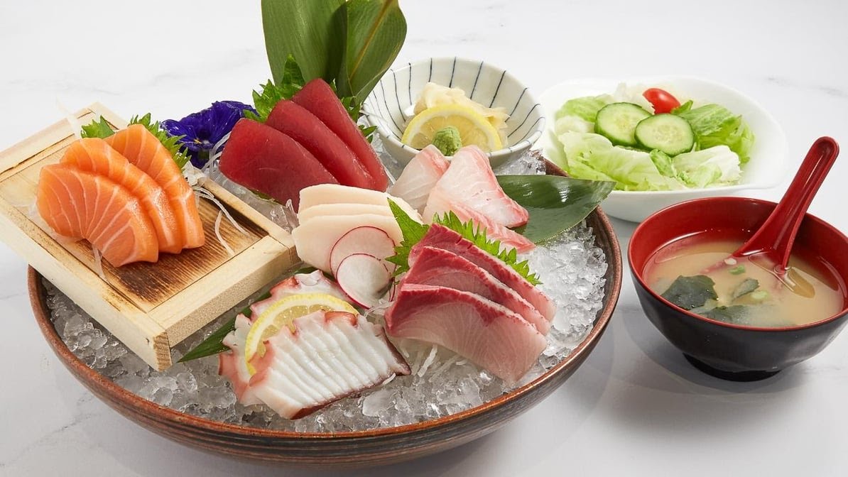 YōKi Japanese Restaurant & Bar - Ramen & Sushi Place by null