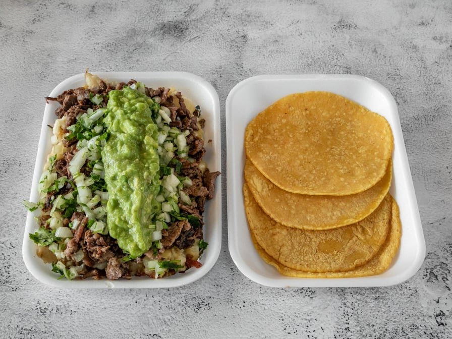 UNOS TACOS Y BIRRIA by null