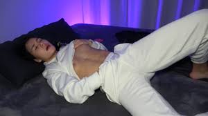 Una teen tettona raggiunge un orgasmo intenso jpg x Teen orgasmo femminile
