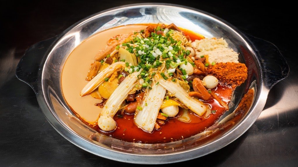 3rd Mom Spicy Hot Pot by null