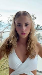 sienna mia|_____BehindTheScenes_____ 🎵Vampire (REMAKE) #behindthescenes🎬  #youngartists #youngartistsofinstagram #triplethreat #instasinger  #unfiltered Go Stream of 'Vampire Remix' 🔗 is in my bio! Make sure to  follow me on SPOTIFY 🫶🏼 Like🎶 Comment🎶 Share ...