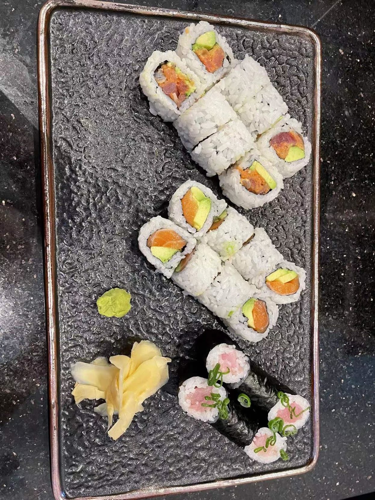 Mizu Sushi Bar & Asian Fusion by null