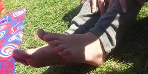 Easaatbaaaaaa muvinkgduegjby jpg x Candid feet