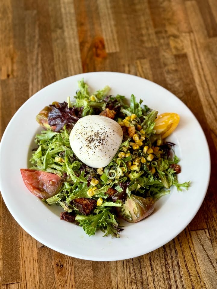 Nettie's Tavern by null