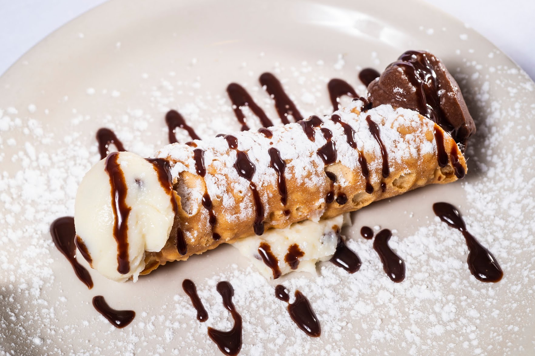 Vic's Pizzeria by null