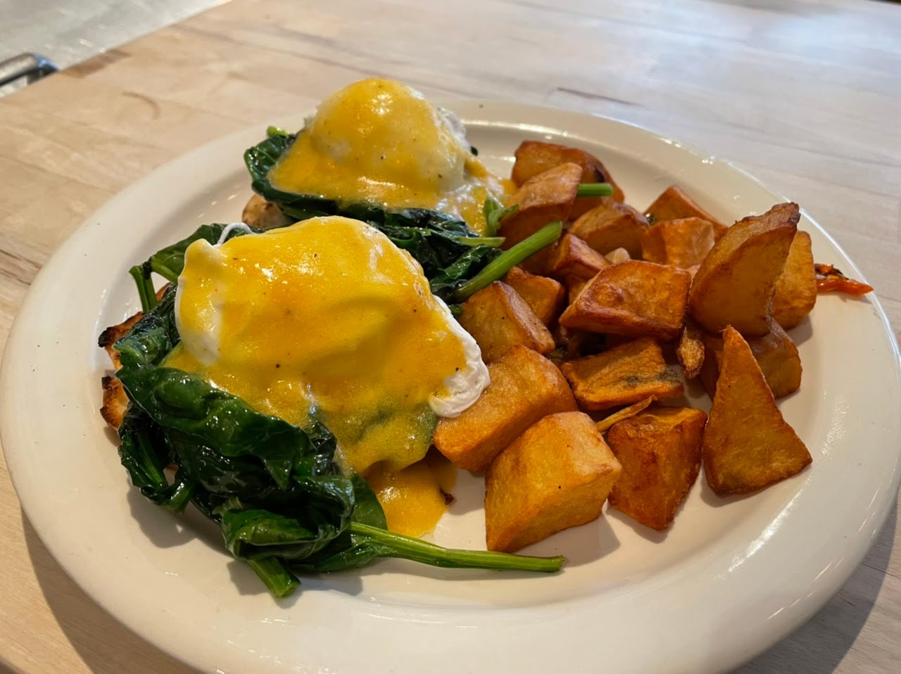 Le Petit Cafe by null