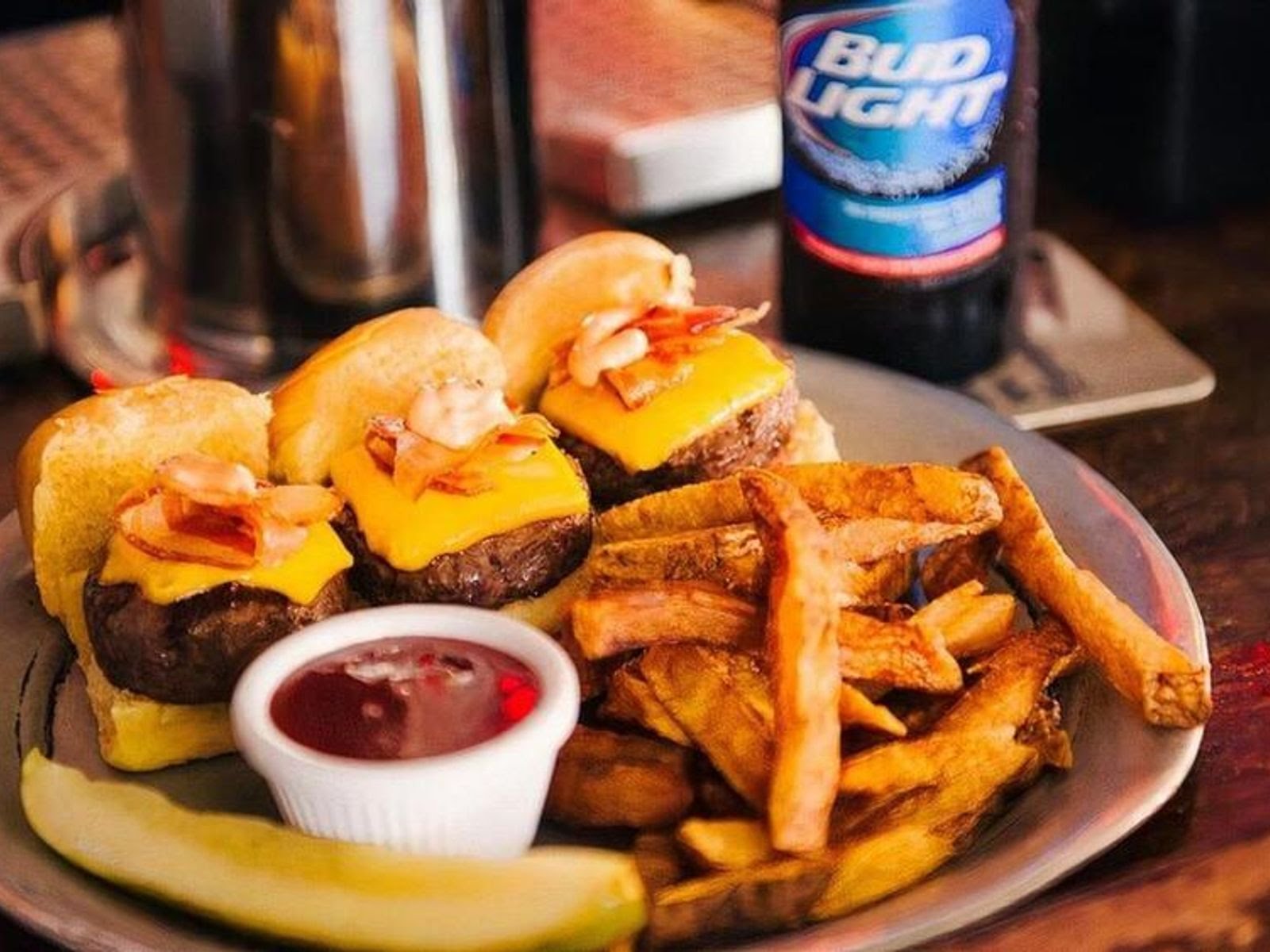 The Kettle Black by null