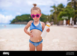 little girl bikini|Adobe Stock