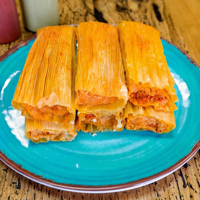 Los Tamales by null