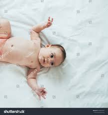 diaper rash naked |Baby naked diaper:5,509点を超えるロイヤリティフリーでライセンス可能な写真素材 | Shutterstock