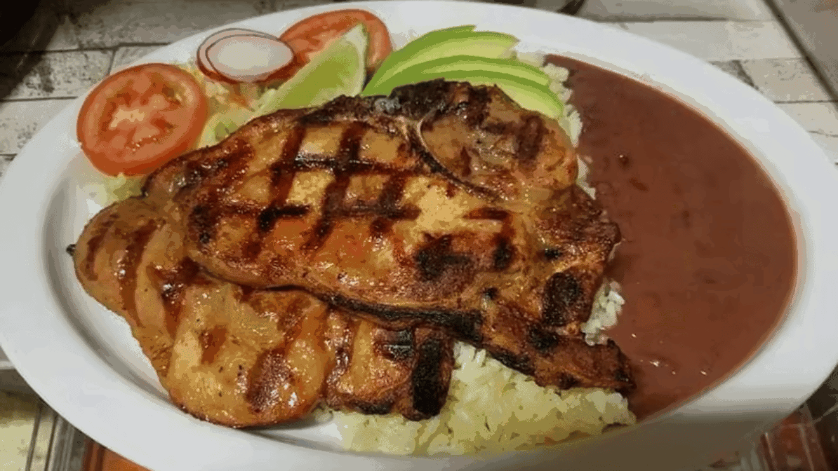 El Cuscatleco pupuseria y restaurante by null