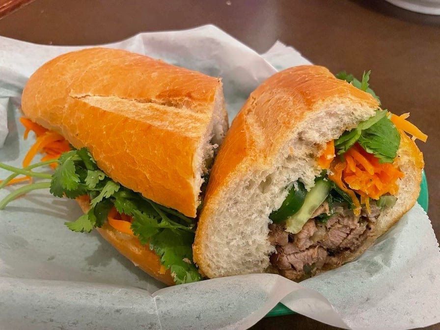 Lilly's Café by null