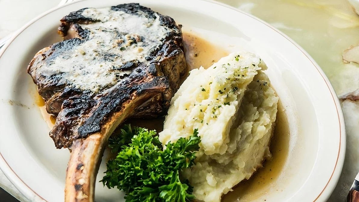 Daniel's Broiler by null