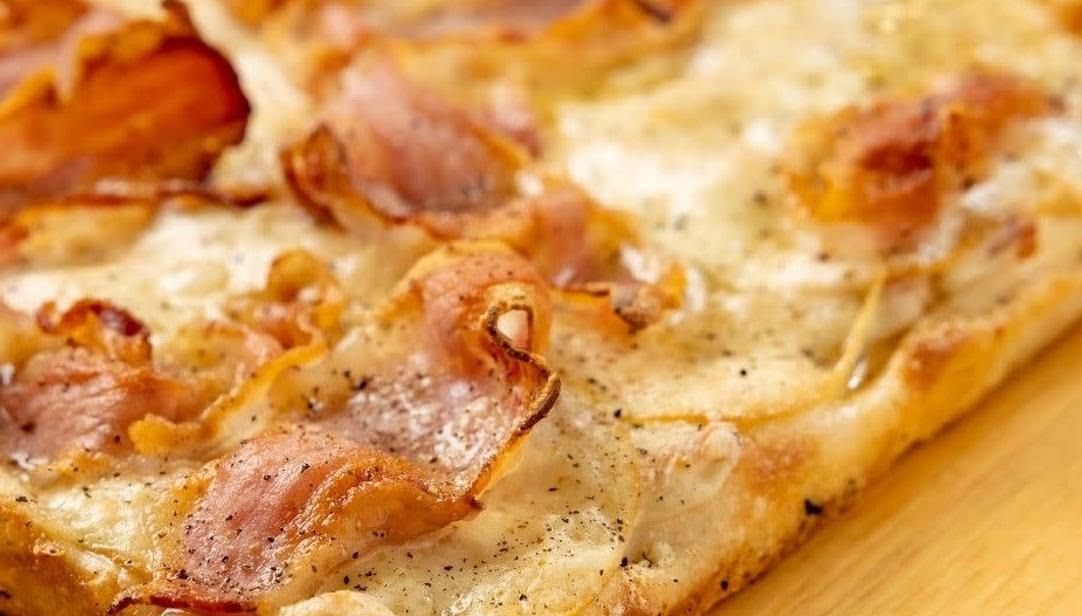 Acciuga Pizza by null