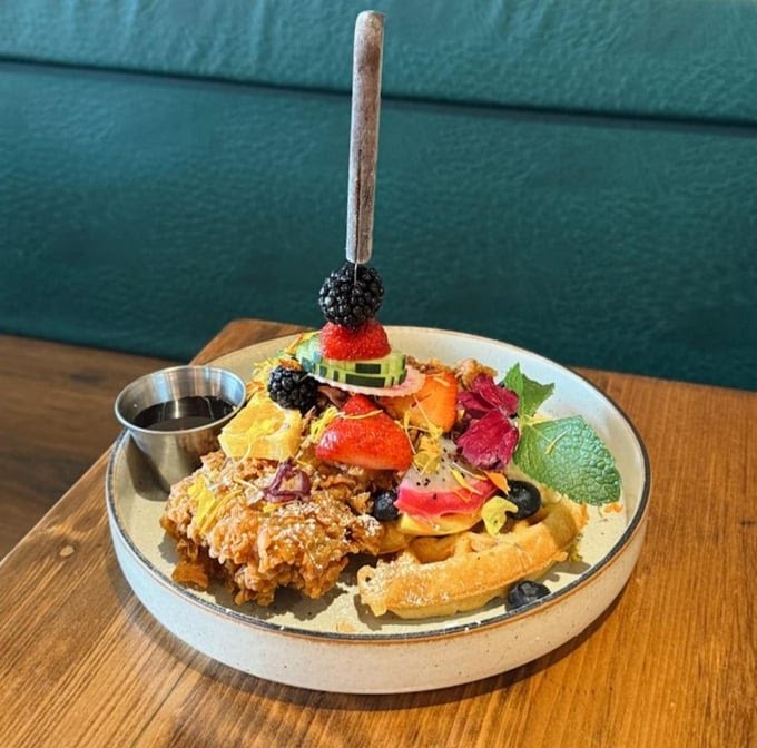 KAN KIIN BRUNCH & THAI EATERY by null