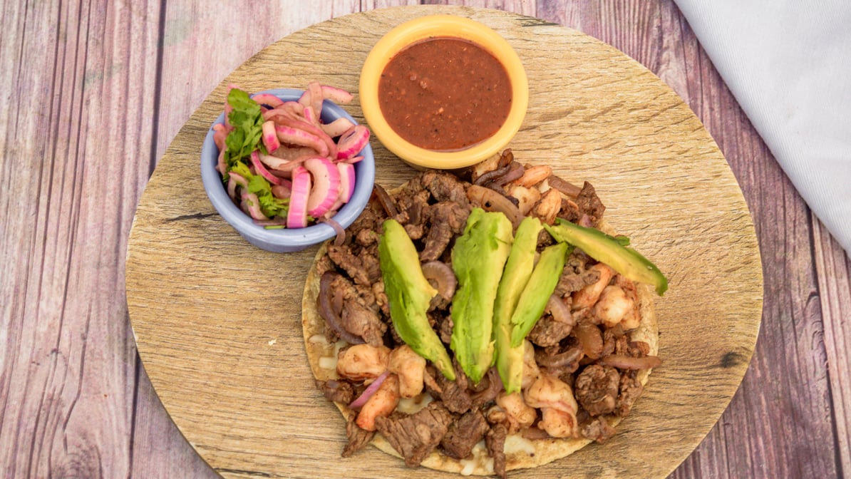 Mariscos & Birria El Prieto by null