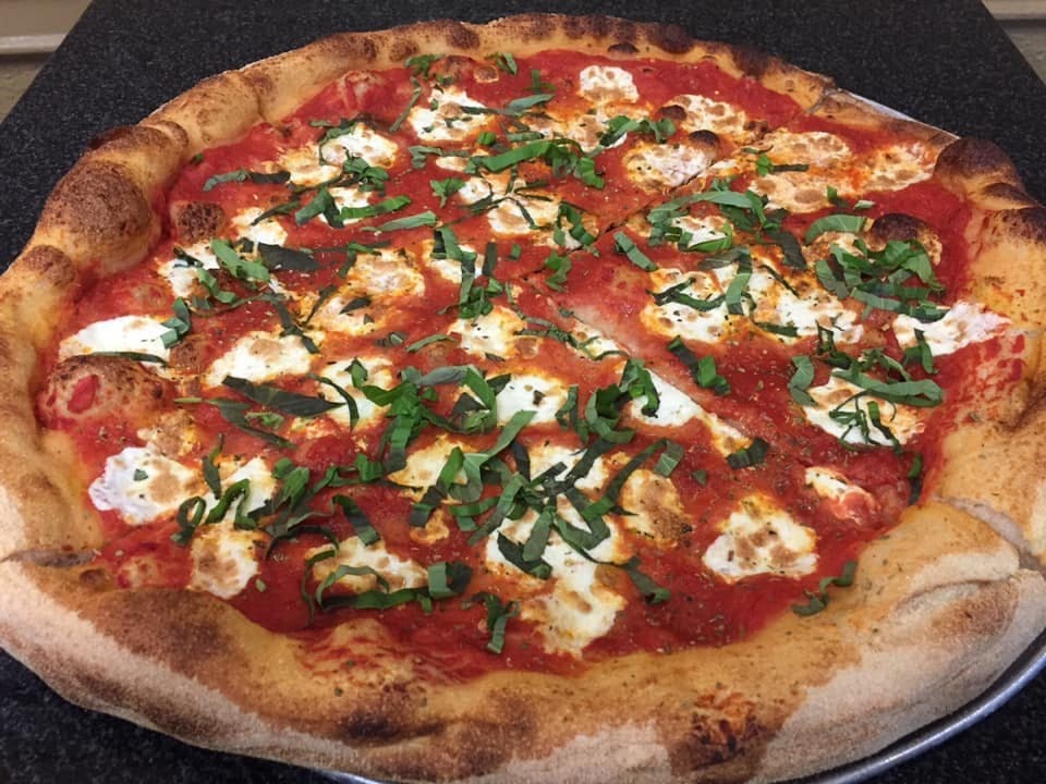 Ernesto's Pizza by null