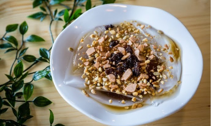 Ten Seconds Yunnan Rice Noodles / Nai Brother Chinese Sauerkraut Fish by null