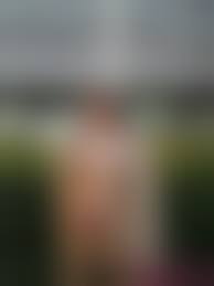 tumblr 変態野外露出 |thumbs.pro : ronin-soul-leo: 綺麗な変態熟女妻野外露出撮影when pretty mature wife  outdoor，she dont like wear panty，because her pussy allways wet！