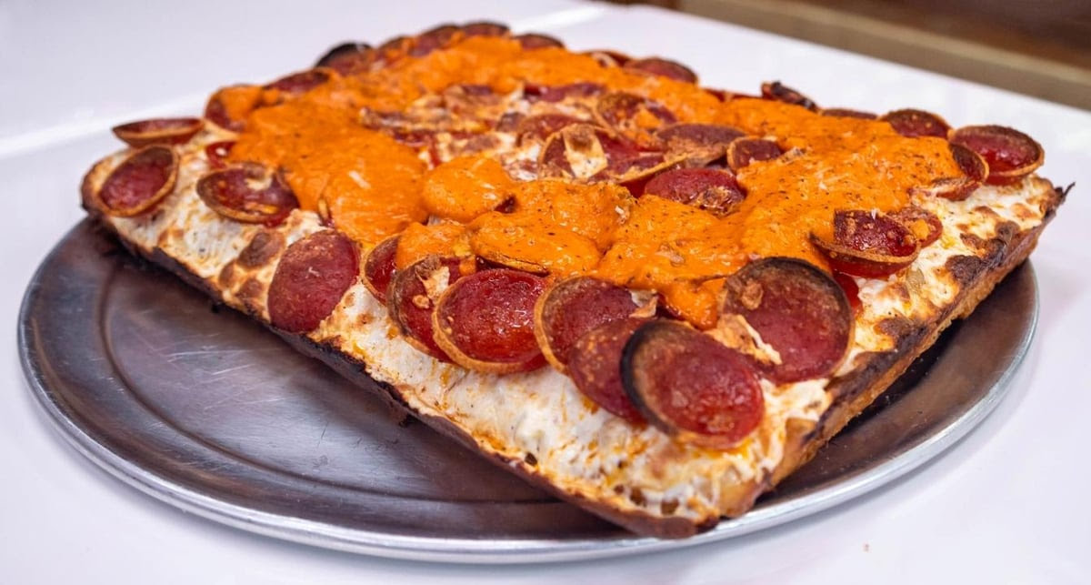 Andrew Bellucci's Pizzeria by null