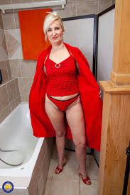 Free cameltoe porn videos porn jpg x Mature cameltoe