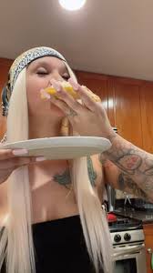 lsm onion girl posing|INGREDIENTS 1 tablespoon peanut oil 1 pound chicken breasts (boneless and  skinless, thinly sliced) (Feel free to replace the chicken with tofu,  shrimp, beef or pork) I added Shrimp! 1 medium onion (