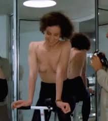 Zorg sigourney weaver half moon street jpg x Sigourney weaver sexy