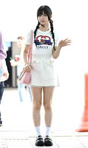 jc js 自撮り エロ|トー横キッズ” 新宿 歌舞伎町に集うこどもたち ｜NHK事件記者取材note