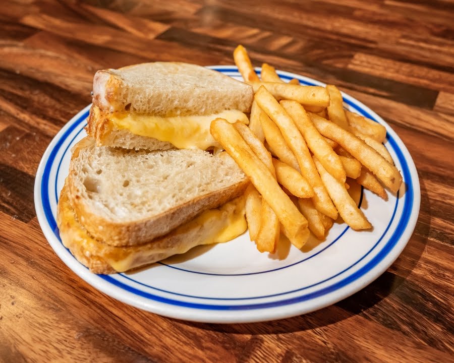 Duke's Grocery by null