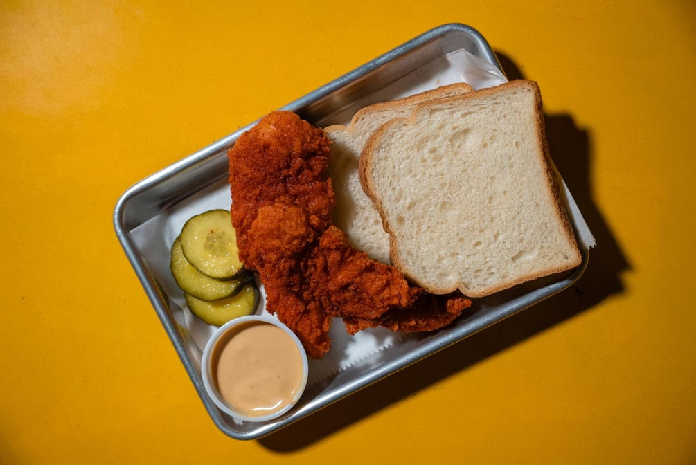 Grant's Lounge by null