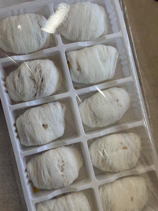 Sweet Box (Macarons, Dragon Beard Candy) by null