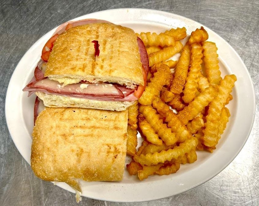 Laurel Pizzeria by null