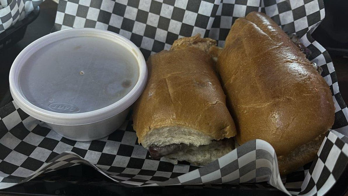 Uncle Henrys Deli by null