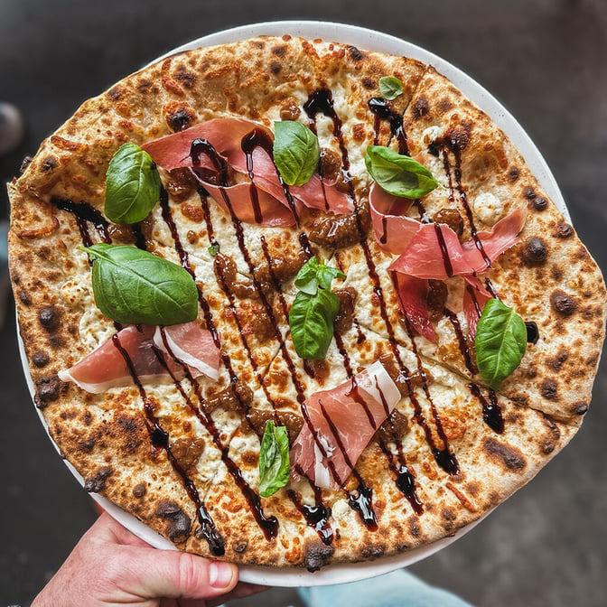 Brigade pizzeria Montreal (Stanley) by null